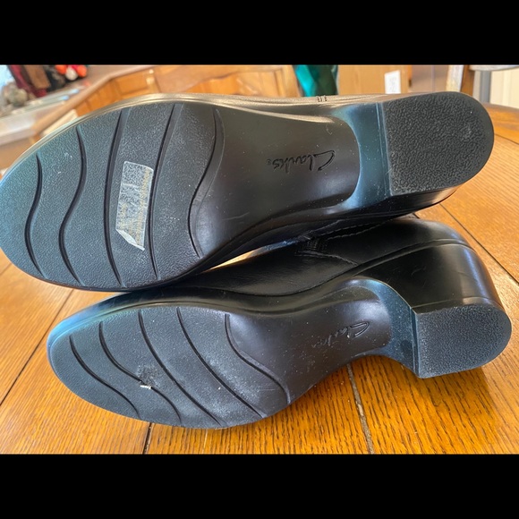 Clarks - Women’s Leather Riding Boot - Picture 4 of 5